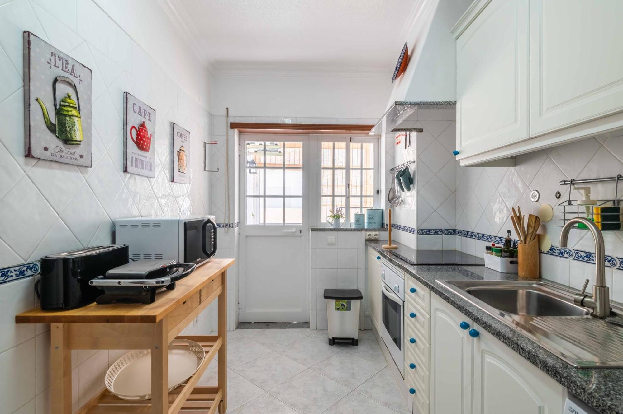 Flat With Ac, Wifi, Netflix, Balcony - 3 Min From The Beach Leilighet Armação de Pêra Eksteriør bilde
